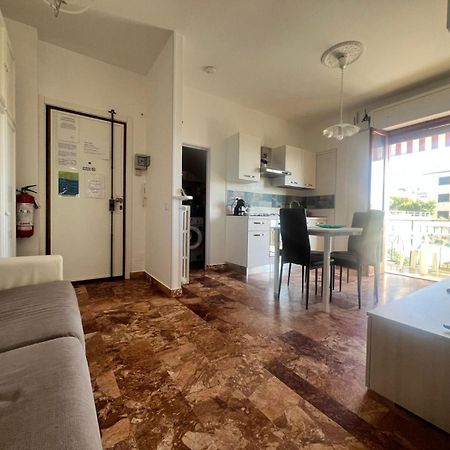 Apartment Aurora & Nicole Ideal Per Biker Con Terazza Vista Mare Parcheggio E Wi-Fi Gratuiti ピエトラ・リーグレ エクステリア 写真