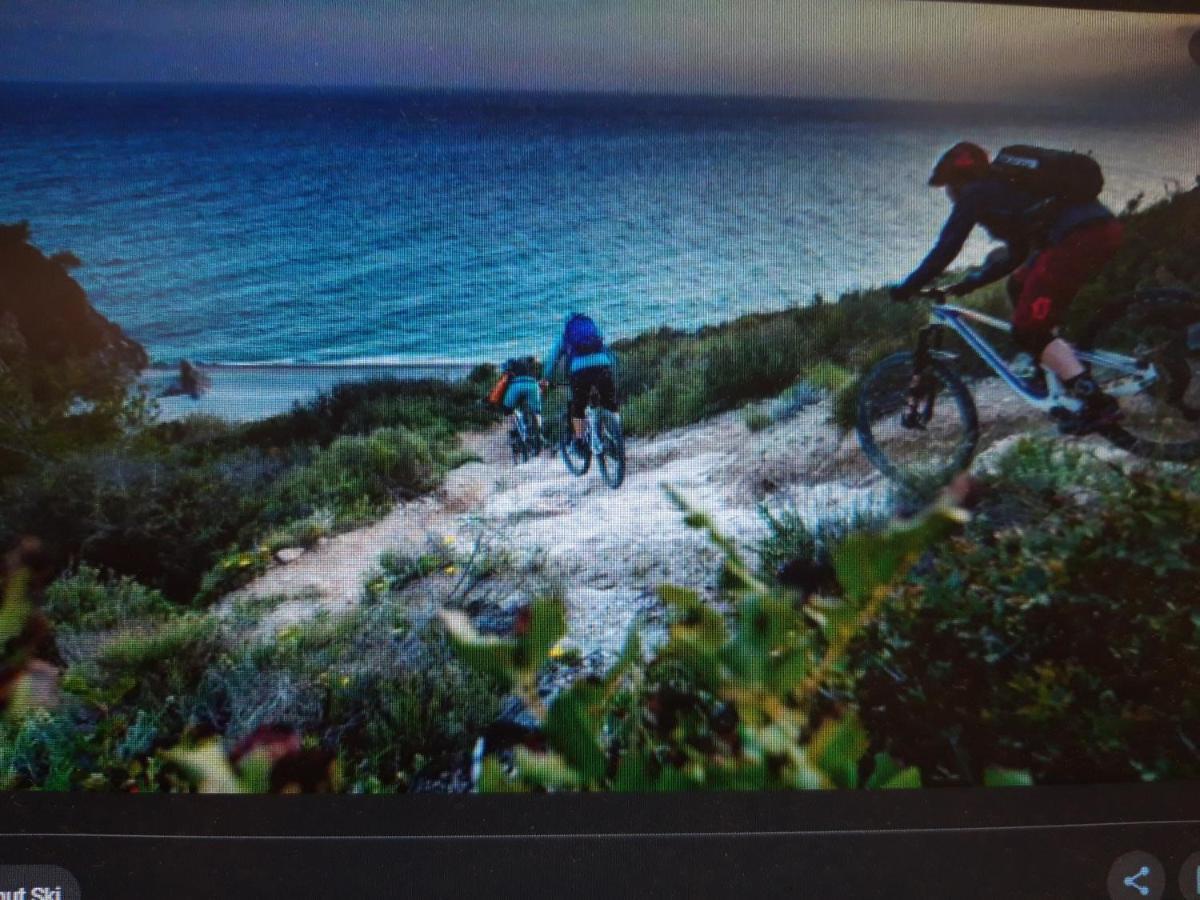 Apartment Aurora & Nicole Ideal Per Biker Con Terazza Vista Mare Parcheggio E Wi-Fi Gratuiti ピエトラ・リーグレ エクステリア 写真