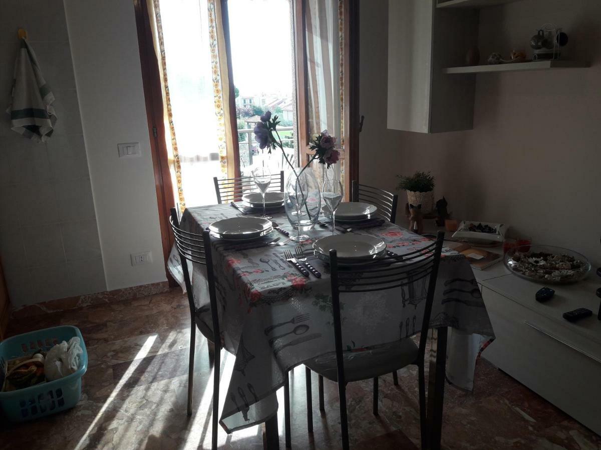 Apartment Aurora & Nicole Ideal Per Biker Con Terazza Vista Mare Parcheggio E Wi-Fi Gratuiti ピエトラ・リーグレ エクステリア 写真